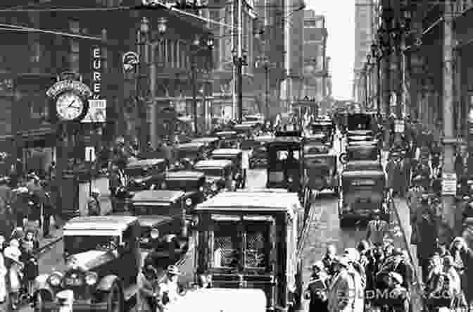 A Bustling Scene On Hibbing's Main Street, Circa 1910 Hibbing (Images Of America (Arcadia Publishing))