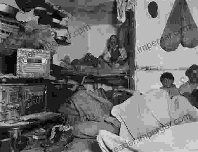 Italian Immigrants Living In Crowded And Unsanitary Slums In New York City La Merica: Images Of Italian Greenhorn Experience